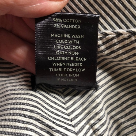 Ann Taylor Ladies size 8 striped cotton capri’s - Picture 15 of 16